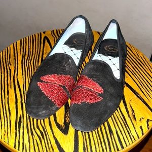 RARE APOLOGIE PARIS sz 39 gorgeous velvet black & red “KISS” glam smoking loafer